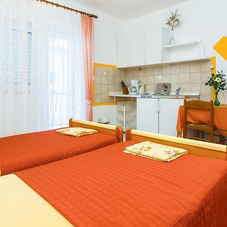Lovely Apartment In Omis With Kitchenette Екстериор снимка