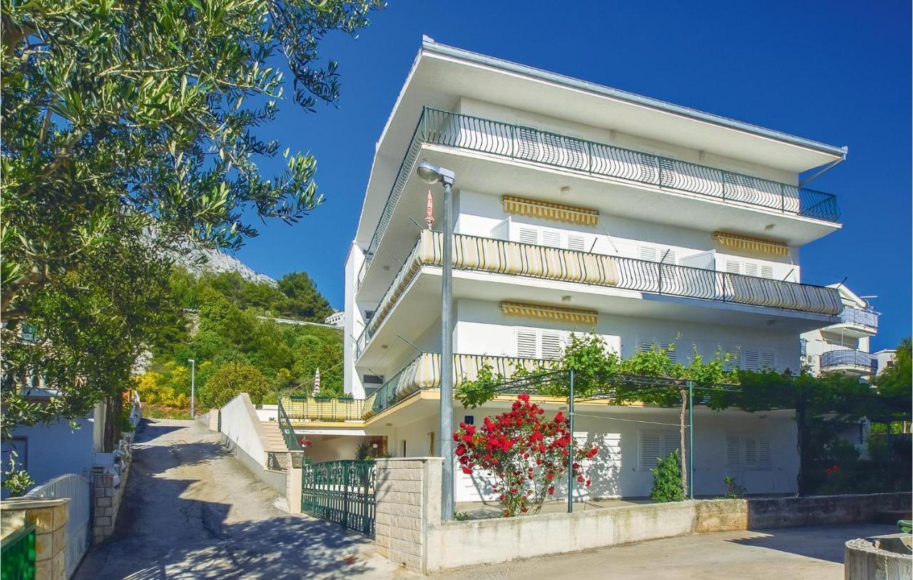 Lovely Apartment In Omis With Kitchenette Екстериор снимка