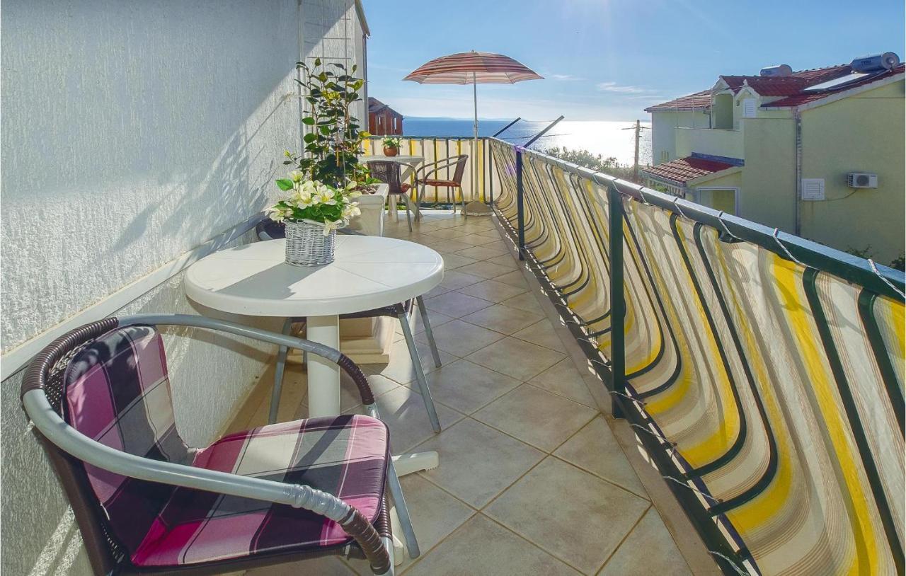 Lovely Apartment In Omis With Kitchenette Екстериор снимка