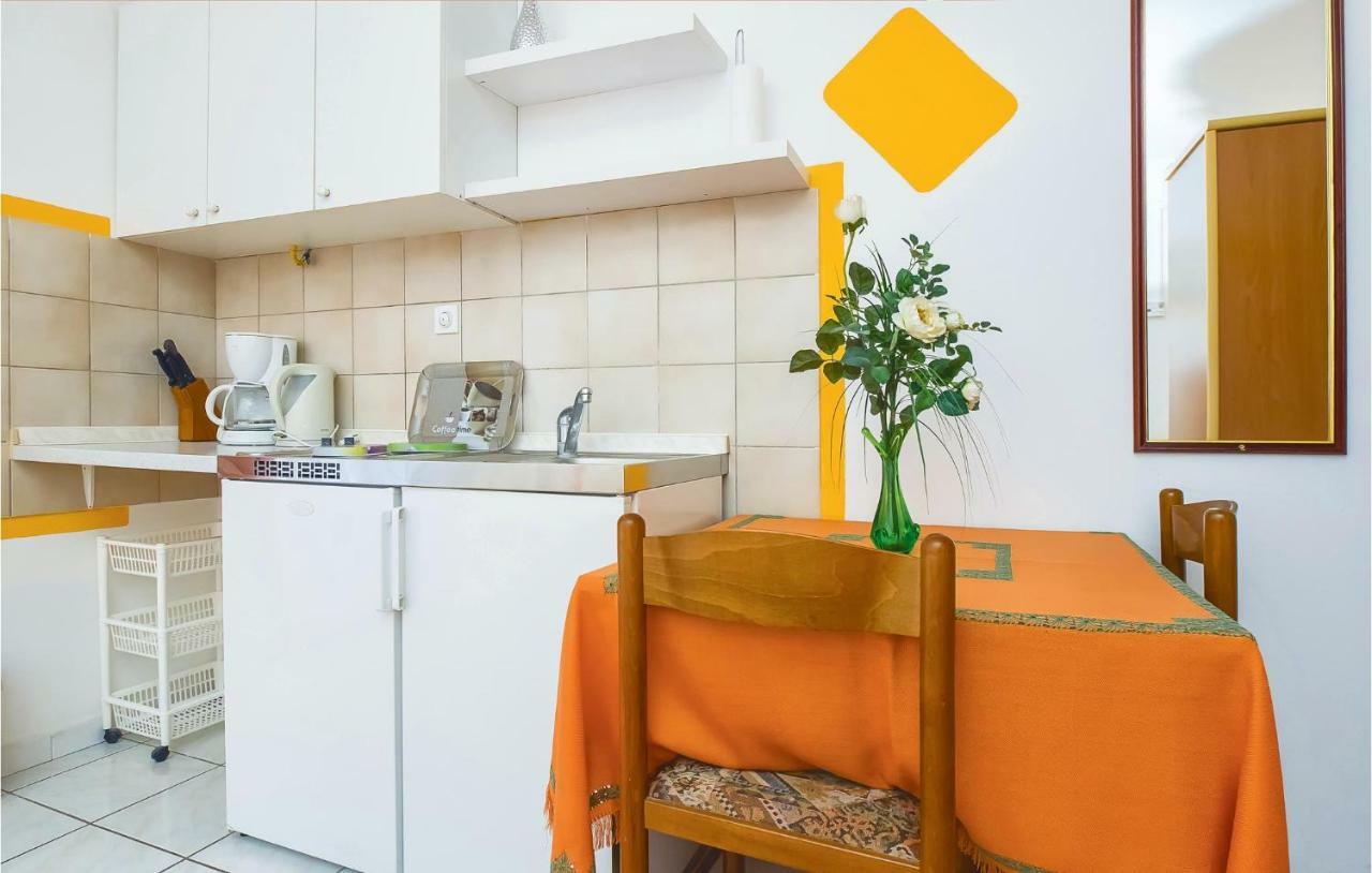 Lovely Apartment In Omis With Kitchenette Екстериор снимка